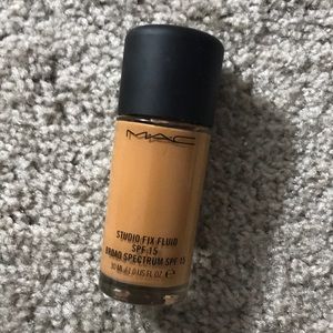 MAC Studio Fix Fluid